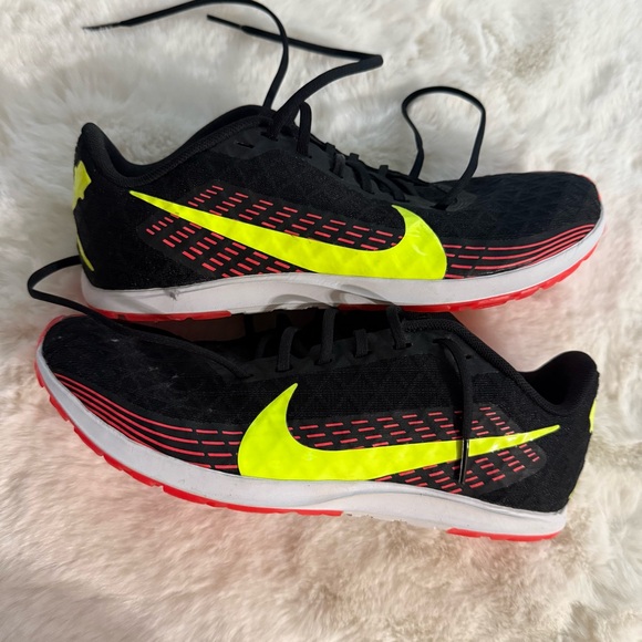 Nike Athletic Shoes size 7 - Picture 1 of 5